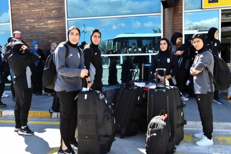 Iranian women footballers arrive in eastern Turkiye, on home border | Football News