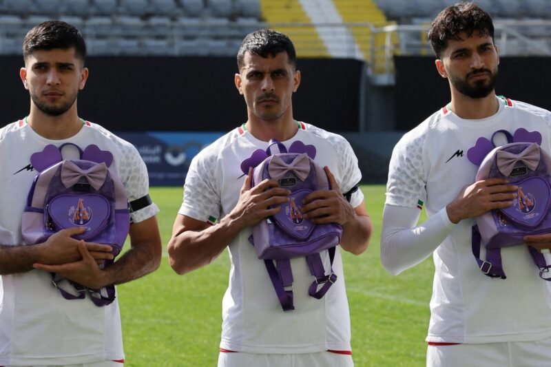 Iran footballers pay tribute to victims of school strike at start of war | Football News