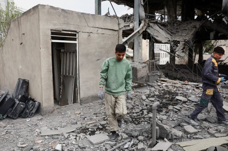 Iran accuses US of plotting ground attack, as Israel steps up bombardment | US-Israel war on Iran News