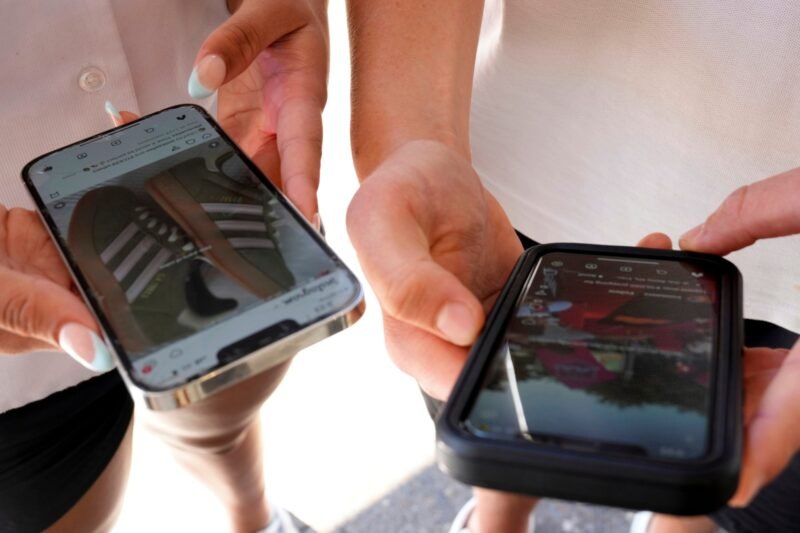 Social media making young people less happy, report finds | Social Media