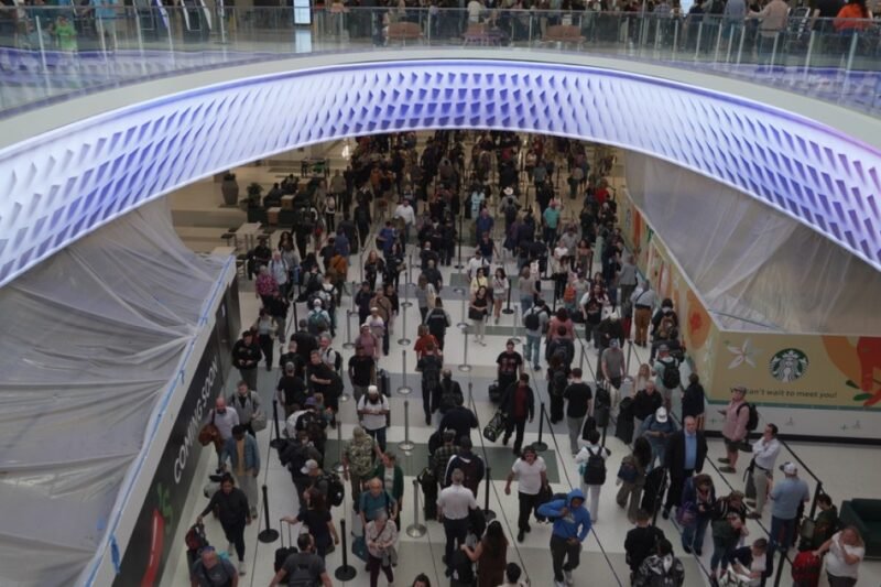 Long lines, unpaid TSA workers: Experts say US air travel system in crisis | Travel News