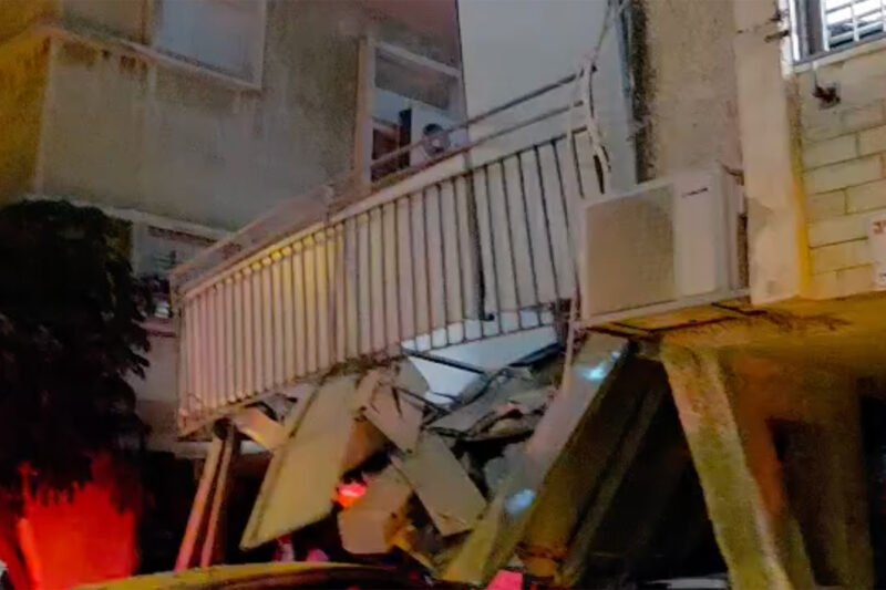 Building collapses after Iranian missile strike on Israel | US-Israel war on Iran