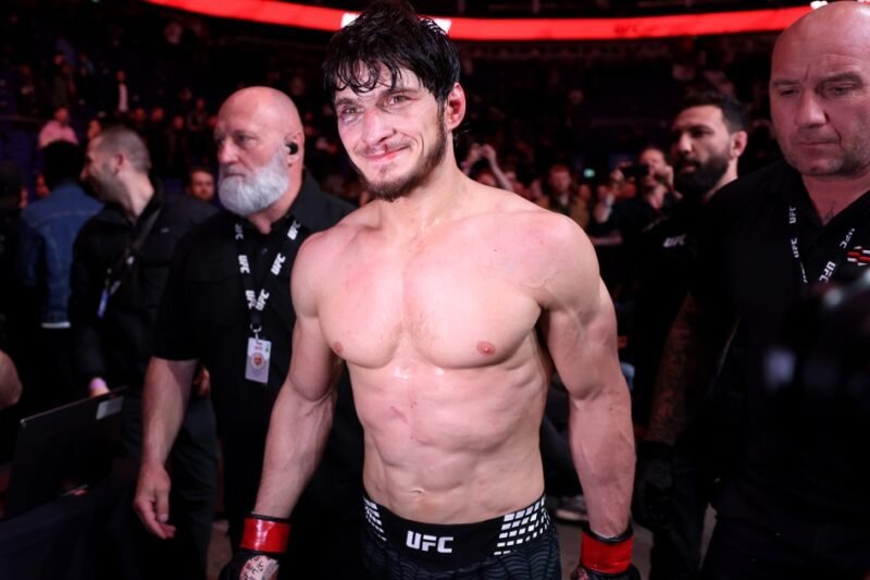 Evloev upsets Murphy, sets up featherweight title shot against Volkanovski | Mixed Martial Arts News