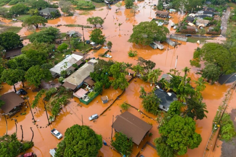 Flash flooding swamps Hawaii, prompting evacuation orders for 5,500 people | Weather News