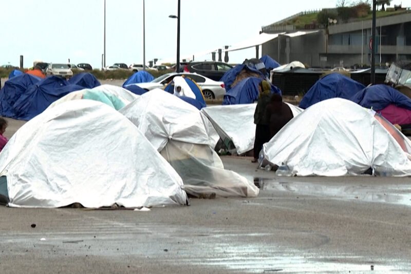 Displaced families shelter in tents in Beirut amid Israeli strikes | Benjamin Netanyahu News