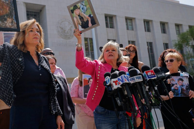 US jury finds Meta, Google, liable in social media addiction trial | Social Media