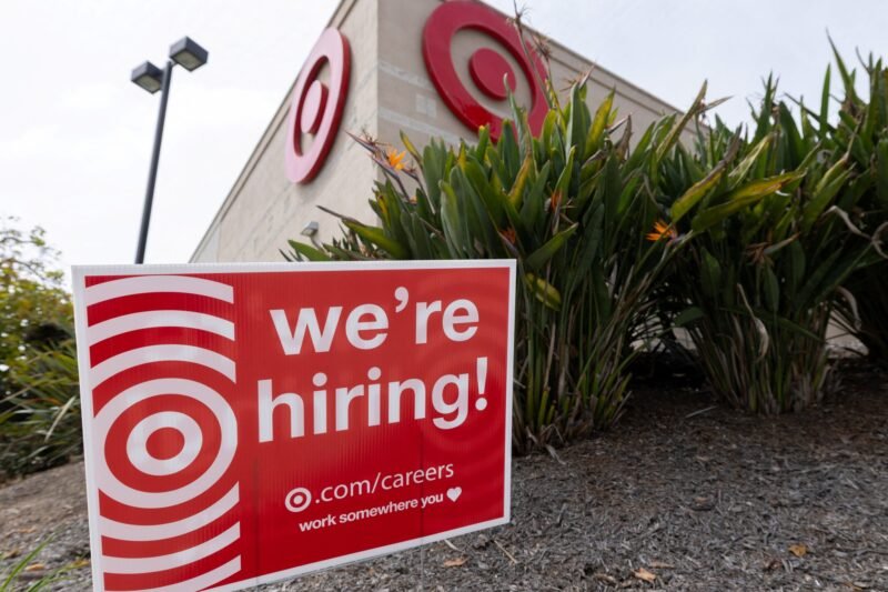 Hiring in the US drops to pandemic lows as job market under Trump stagnates | Business and Economy News