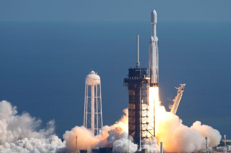 SpaceX files to go public, paving way to make Elon Musk first trillionaire | Business and Economy News