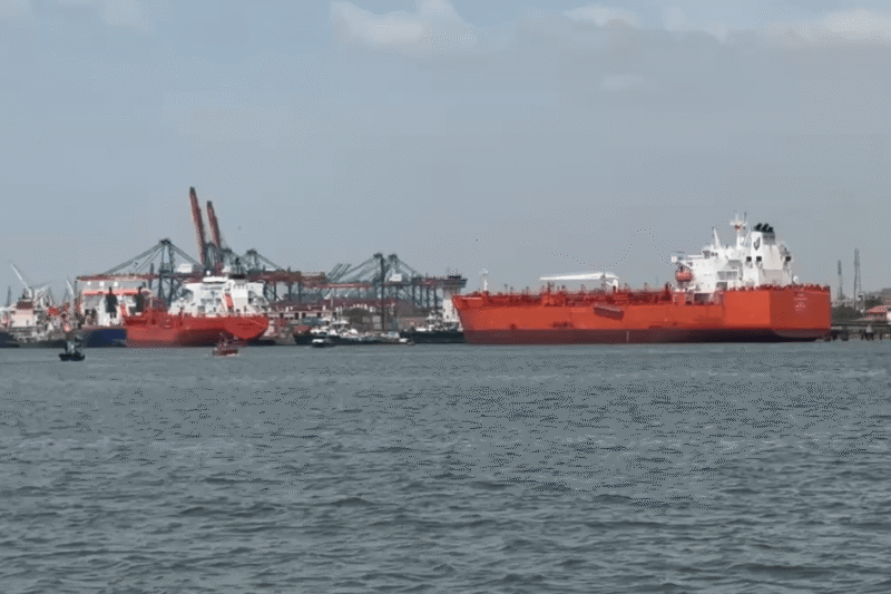 Pakistan-bound ships pass through Strait of Hormuz | US-Israel war on Iran